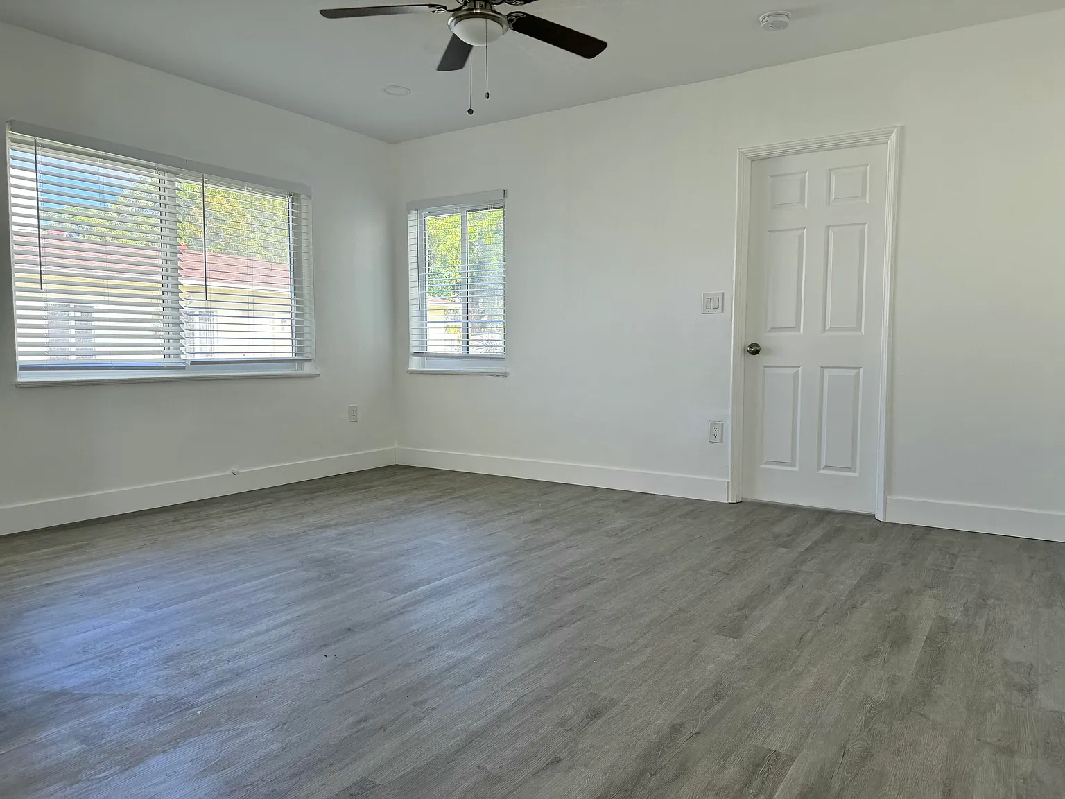 2 bed, 1.0 bath, 1100 sqft, $2,200 — Photo 4