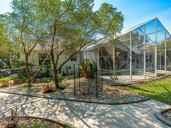 3rd image of 3722 Longford Cir