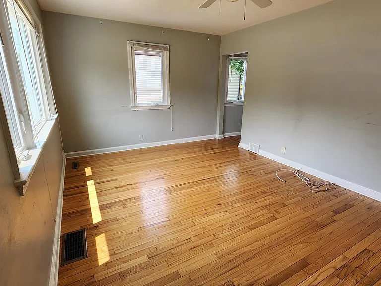 225 Deptford Rd — Photo 6
