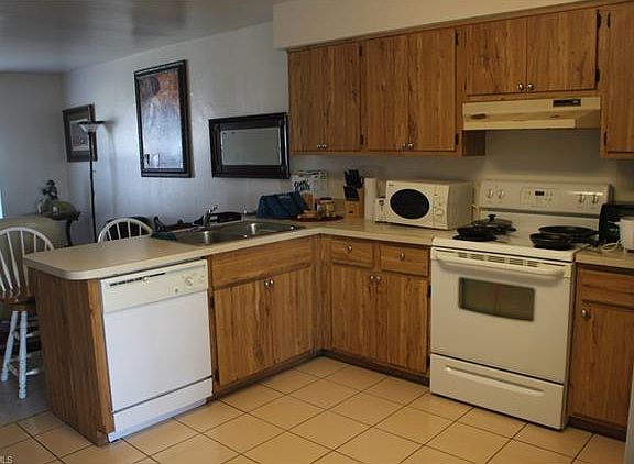 5th image of 1040/1044 NE 8th St