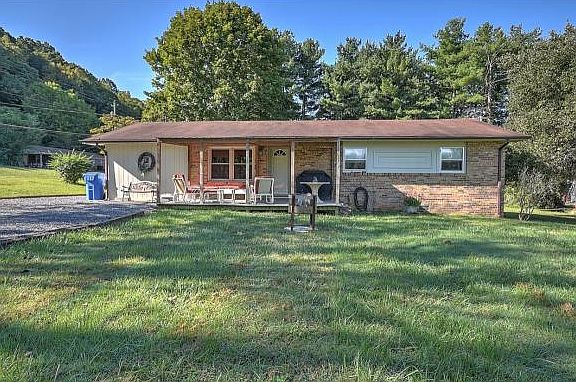 2nd image of 801 Allison Dr