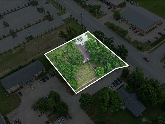 3rd image of 3006 SE J St