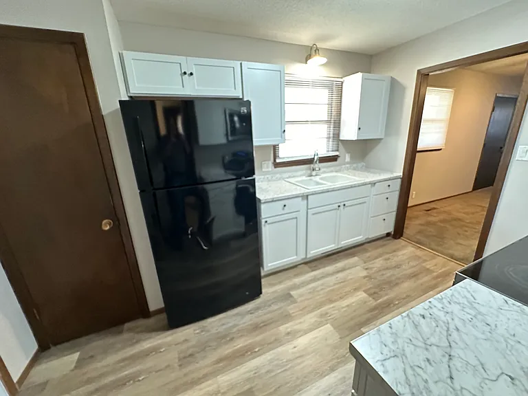 903 E 32nd Ave — Photo 5
