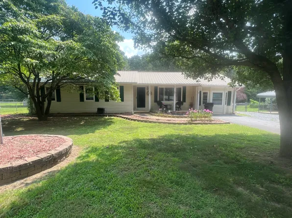 627 Lookout Ter E, Fort Payne, AL 35967