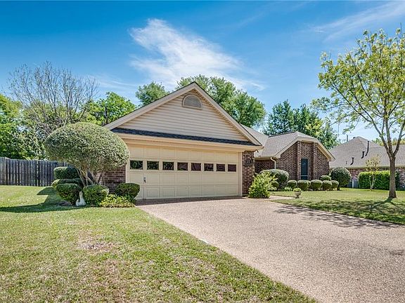 3rd image of 1223 Stonelake Dr