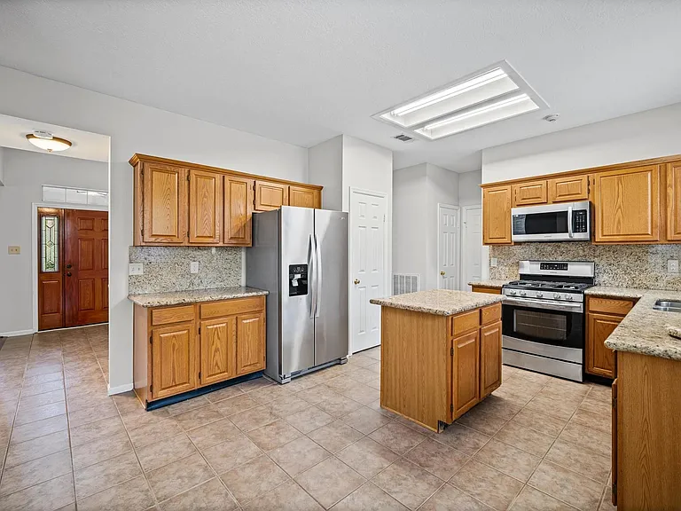 7 Grey Birch Pl — Photo 5