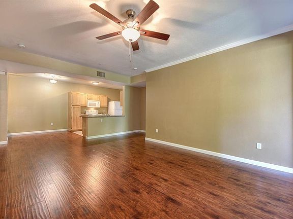 5th image of 501 Gibson Dr APT 524