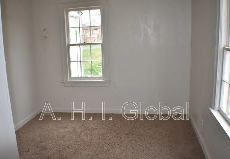 3806 S Taylor St — Photo 5