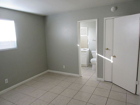 3rd image of 237 W Chicago Ave APT 4