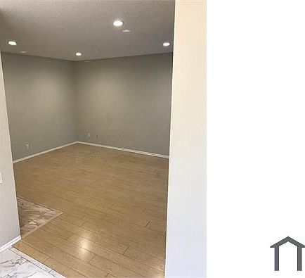 5th image of 12164 Oxnard St