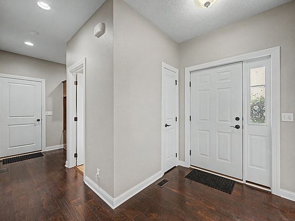 4th image of 3005 Whitetail Ln