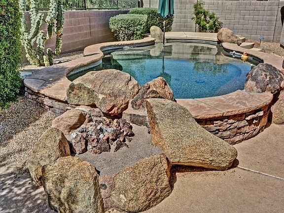 Gas Firepit Adds Beauty