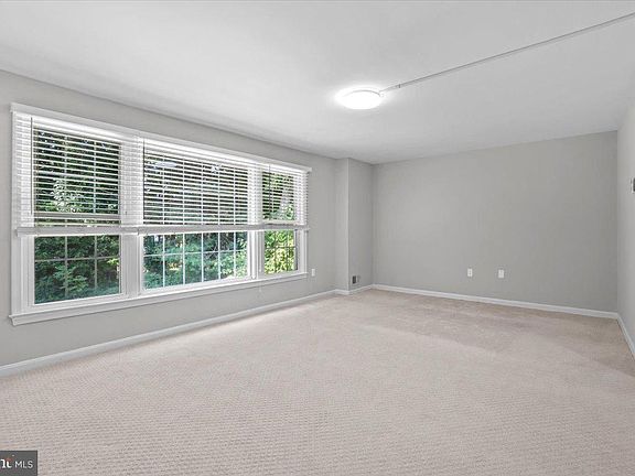 4th image of 4325 Birchlake Ct