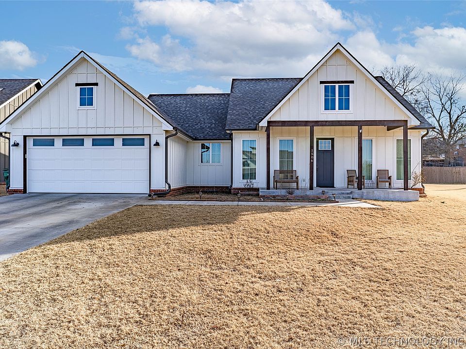 1st image of 1506 University Cir