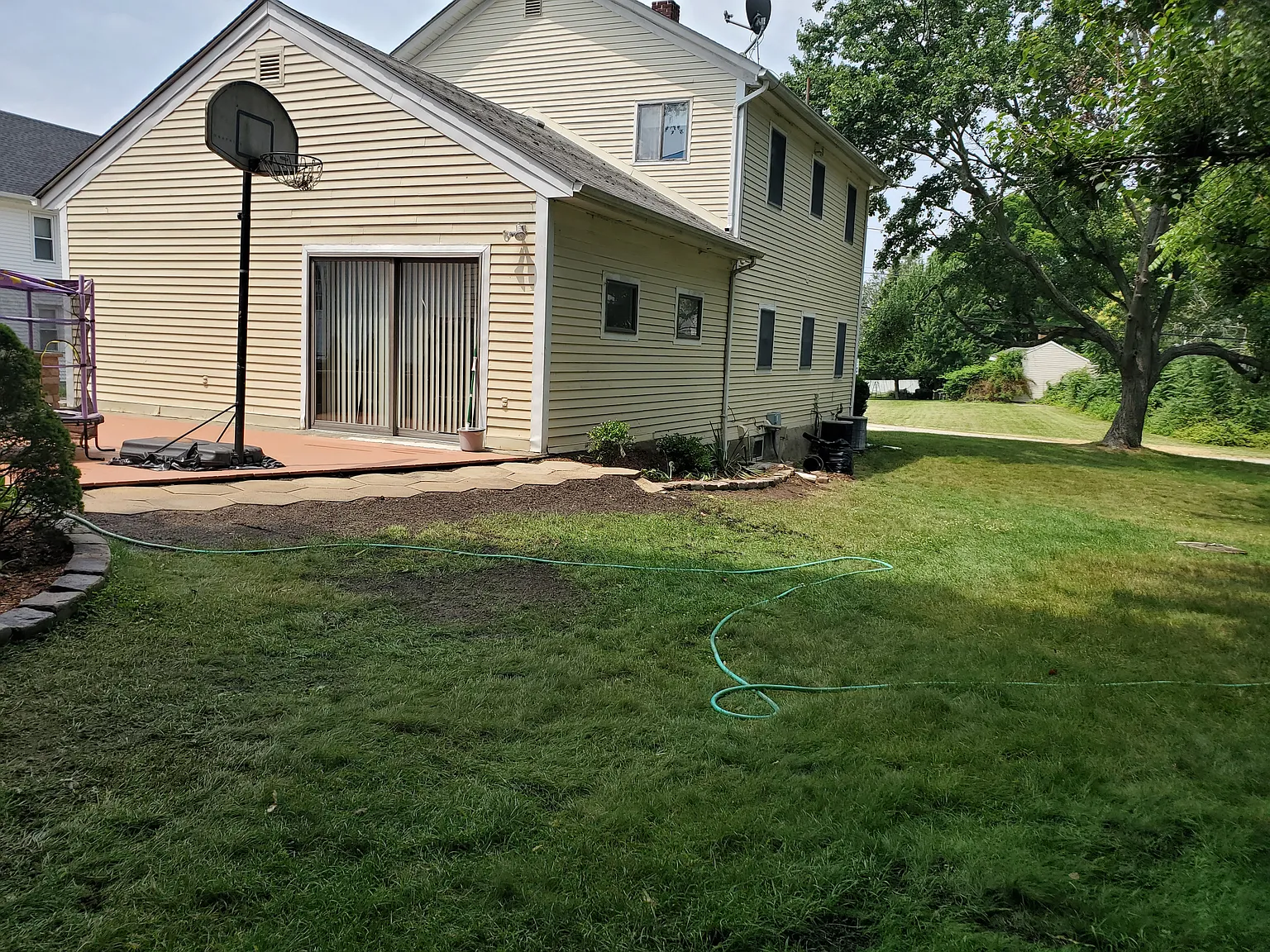 129 Simmonsville Ave — Photo 2