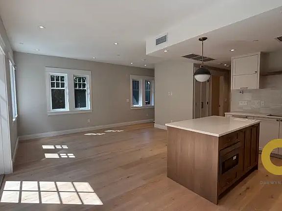 2nd image of 1458 W 45th Ave #1A