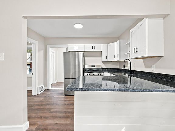 5th image of 40 W Colgate Ave