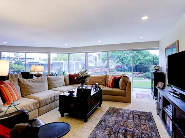 5050 Woodway Dr APT 2D, Houston, TX 77056