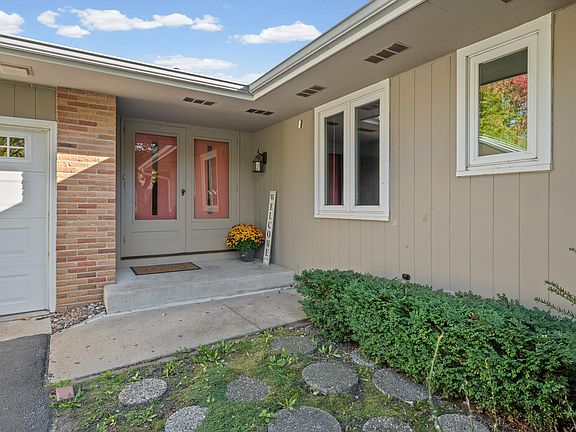 5th image of 10243 Rich Rd