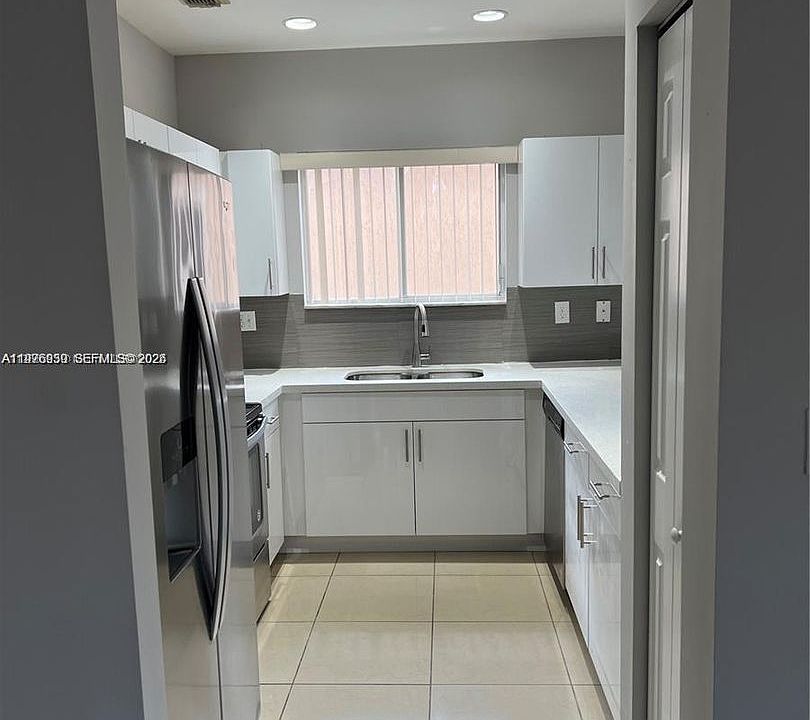 1st image of 3389 NE 4th St