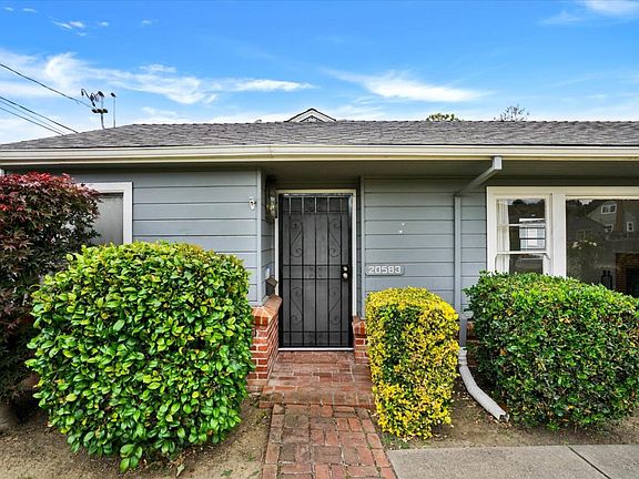 4th image of 20583 Cambridge Ave