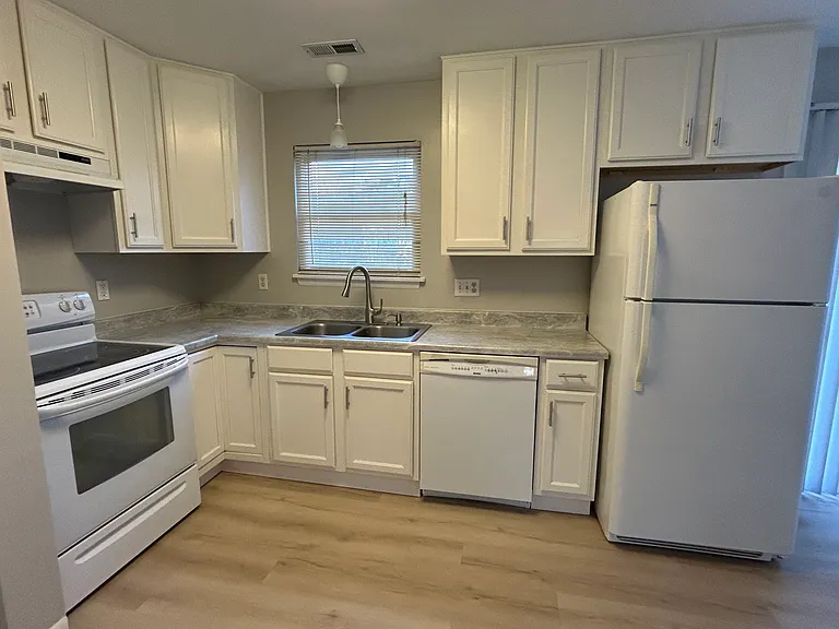 308 Fox Run — Photo 3
