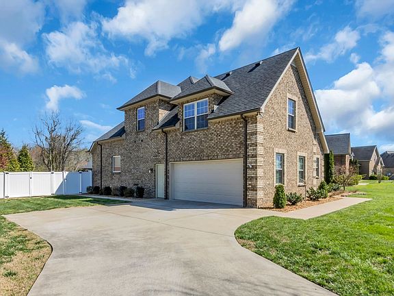 3rd image of 1009 Lila Dr