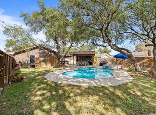 1016 Redwood Ave, Rockport, TX 78382