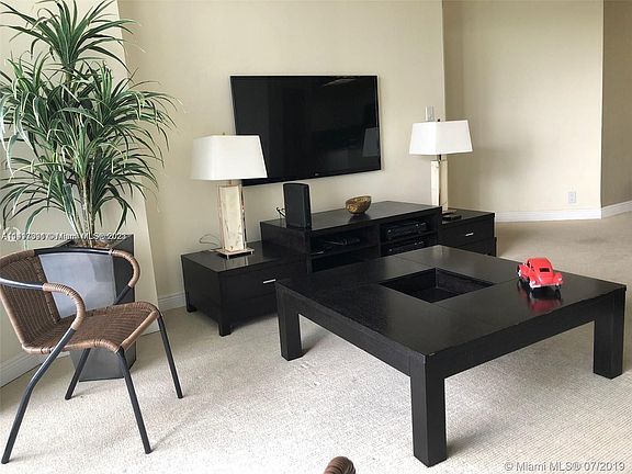 3rd image of 3530 Mystic Pointe Dr APT 1008