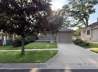 2020 N 61st St, Omaha, NE 68104