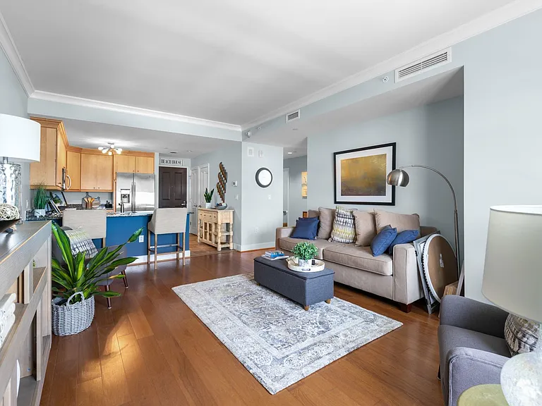 4545 Commerce St #1604 — Photo 11