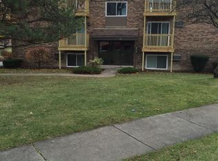 531 Brookside Dr APT F, Westmont, IL 60559