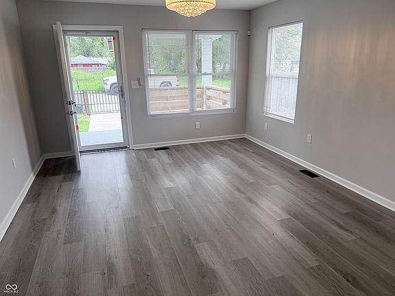 4th image of 4933 Mecca St