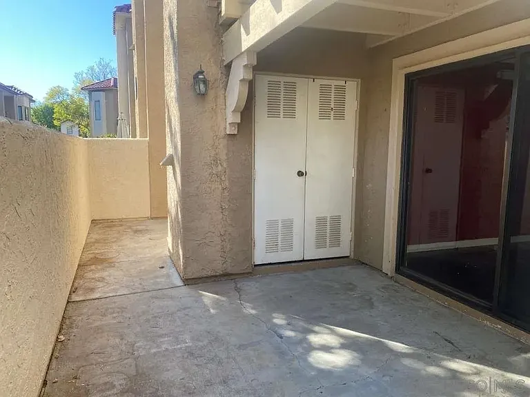 11174 Kelowna Rd — Photo 3