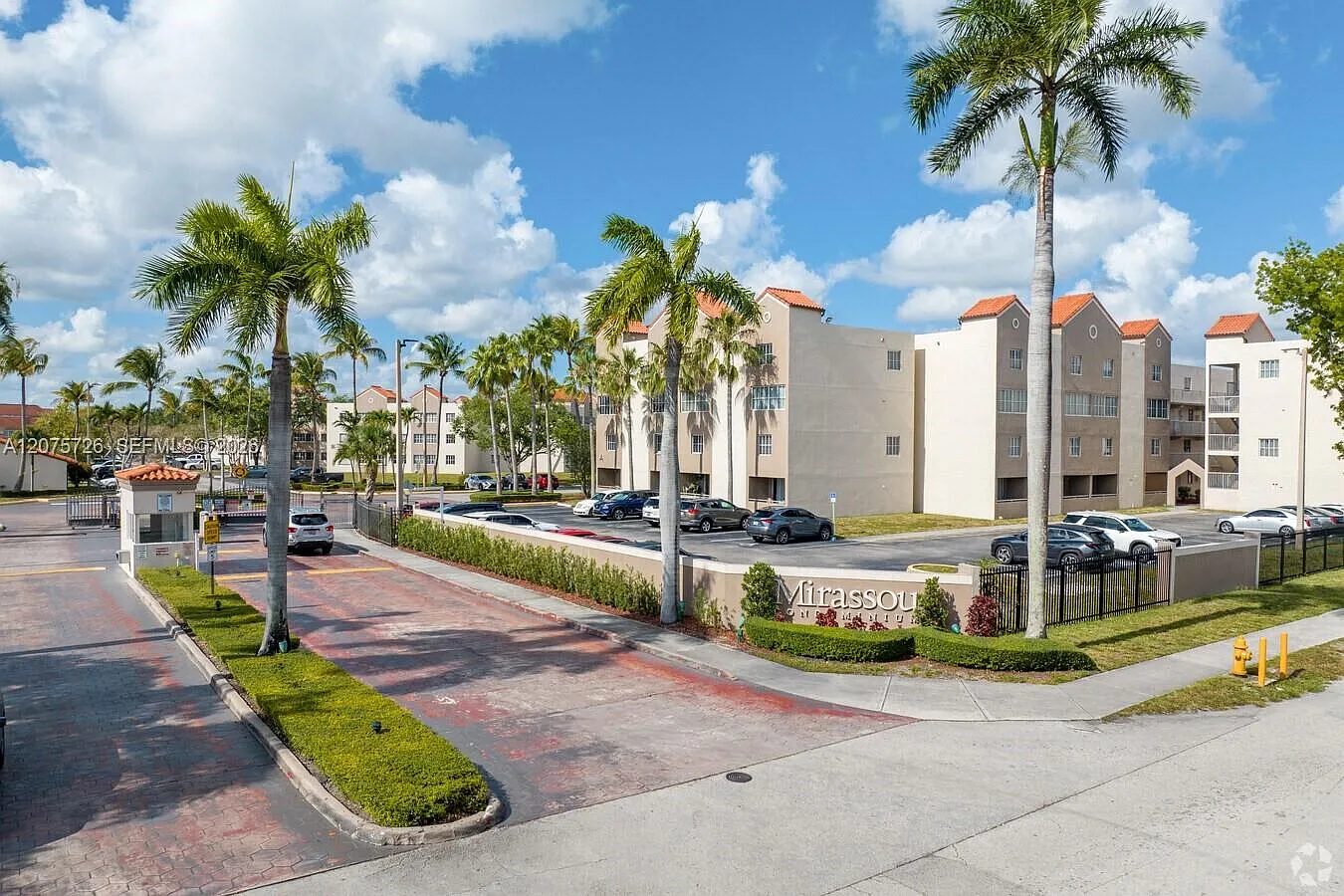 Mirassou Condo — Photo 1