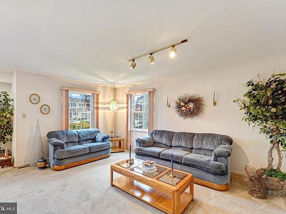 4th image of 14 Wellspring Dr