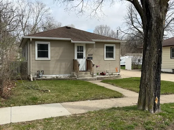 1539 4th St NE, Rochester, MN 55906