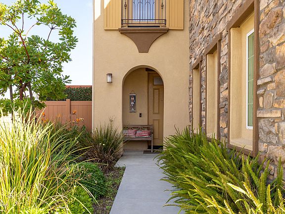 3rd image of 2406 Nicklaus St