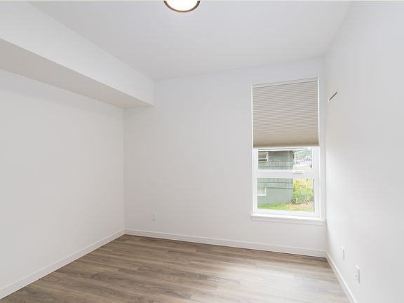 5th image of 717 E 29th Ave #308