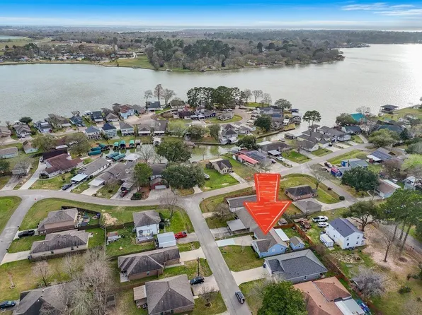 15025 Conroe Bay Blvd, Willis, TX 77318