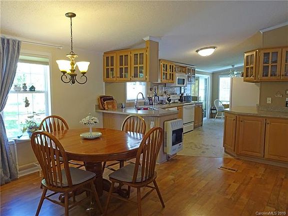 4th image of 437 Riverwind Dr