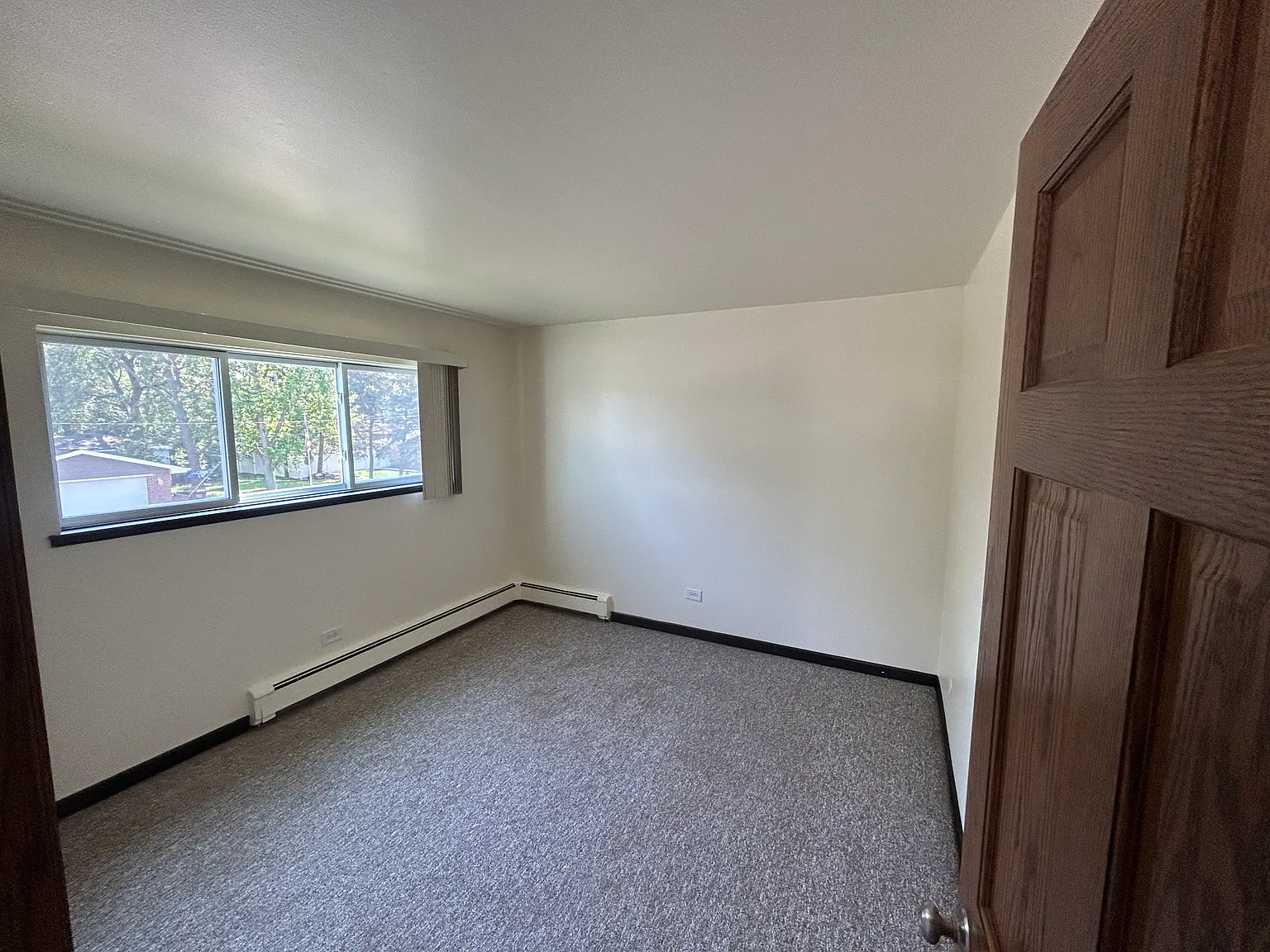 2 bed, 800 sqft, $1,650 — Photo 1