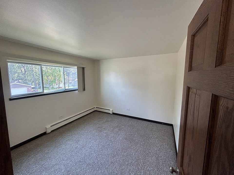 1st image of 17350 Ridgeland Ave APT 3S