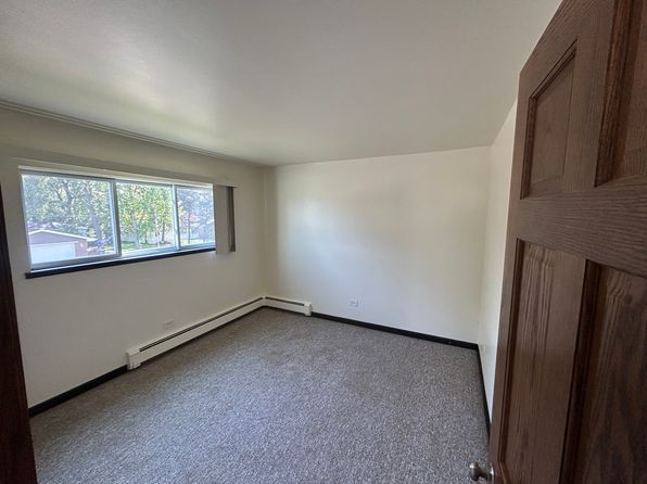 17350 Ridgeland Ave APT 3S, Tinley Park, IL 60477 – 2-bedroom rental in Tinley Park