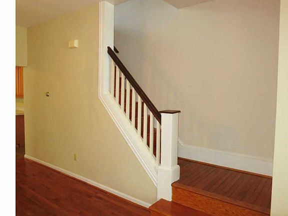 5th image of 450 Parker Ave