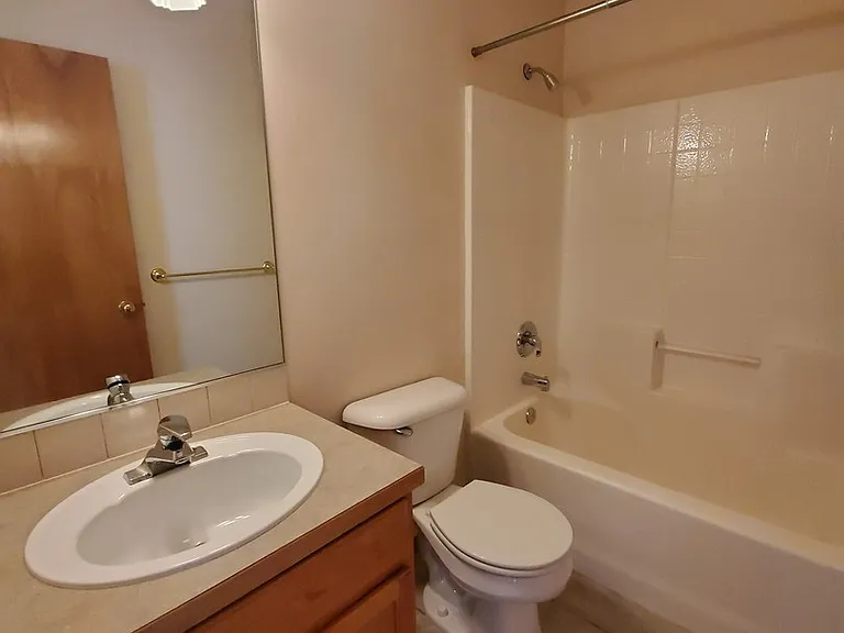 427 Columbia Point Dr — Photo 16