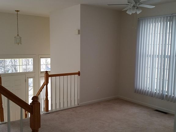 3rd image of 6530 Creek Run Dr