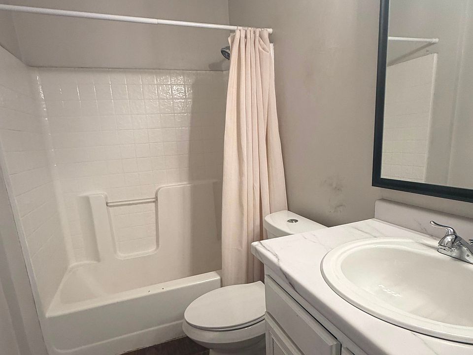 2nd image of 1504 S Adams St Unit 2