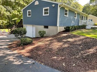 40 Damon Heights Rd, Niantic, CT 06357