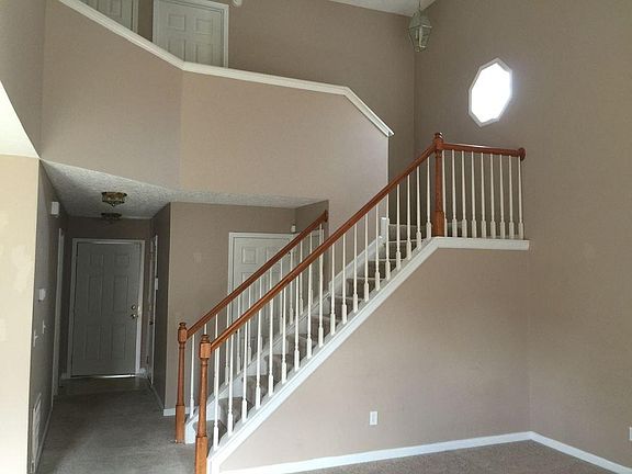 4th image of 721 Woodhaven Pl